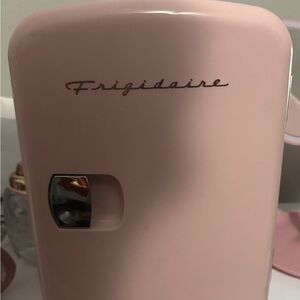 Frigidaire Pink Retro Mini Fridge